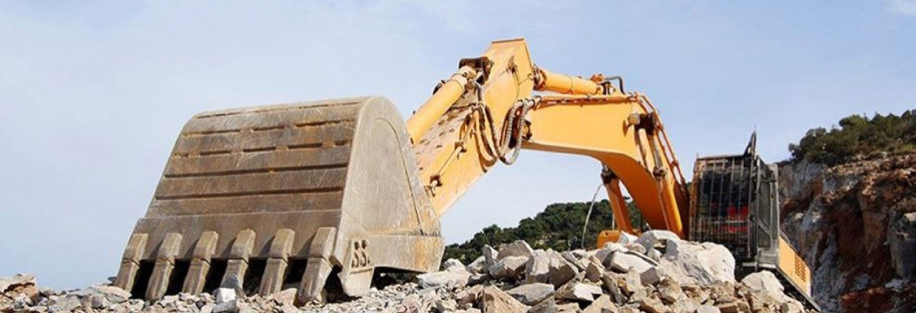 Bagger bei Erdarbeiten